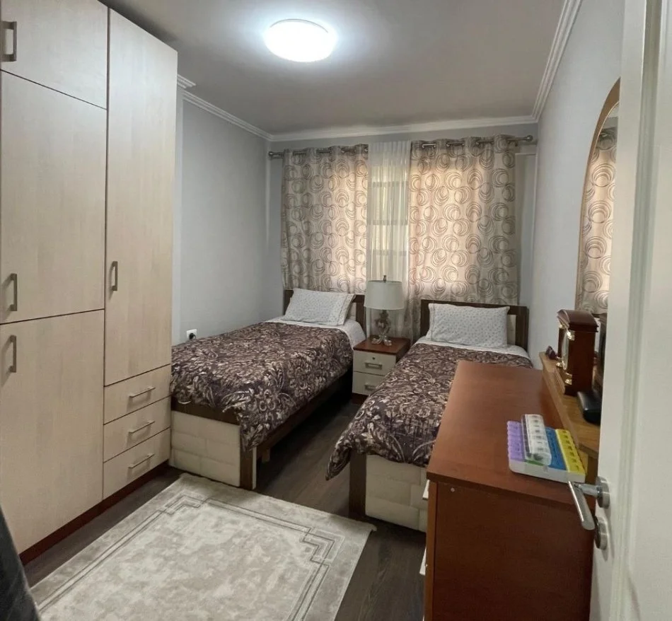 Tirane, jepet me qera apartament 2+1 Kati 4, 113 m² 800 € (Qendër, Tiranë.)