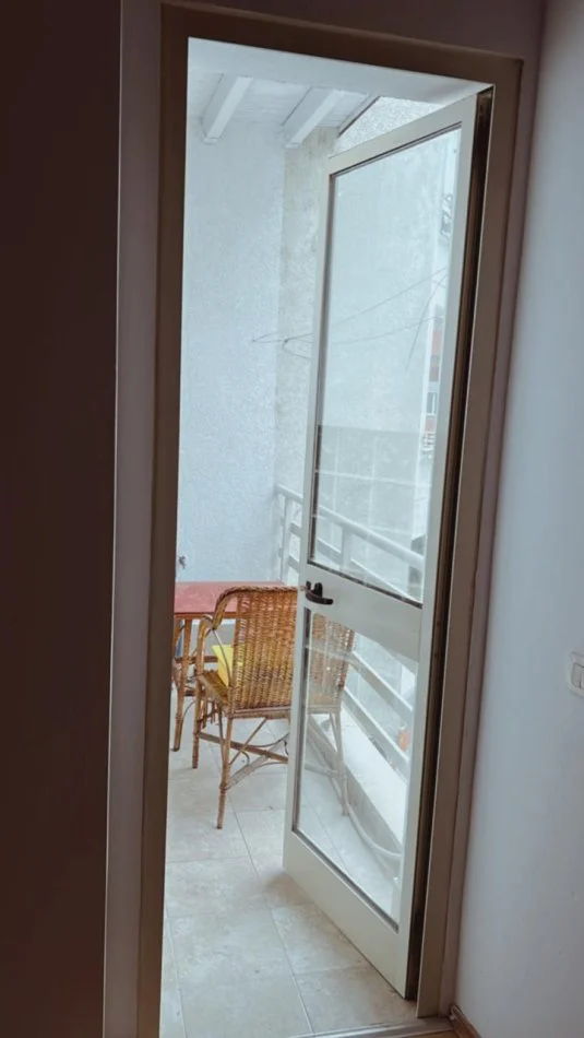 Tirane, jepet me qera apartament 1+1 Kati 2, 60 m² 430 € 