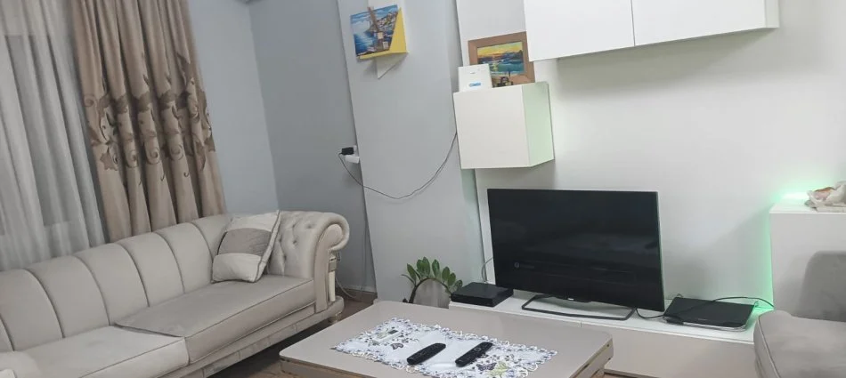 Tirane, jepet me qera apartament 2+1 Kati 7, 600 € (5 maj)
