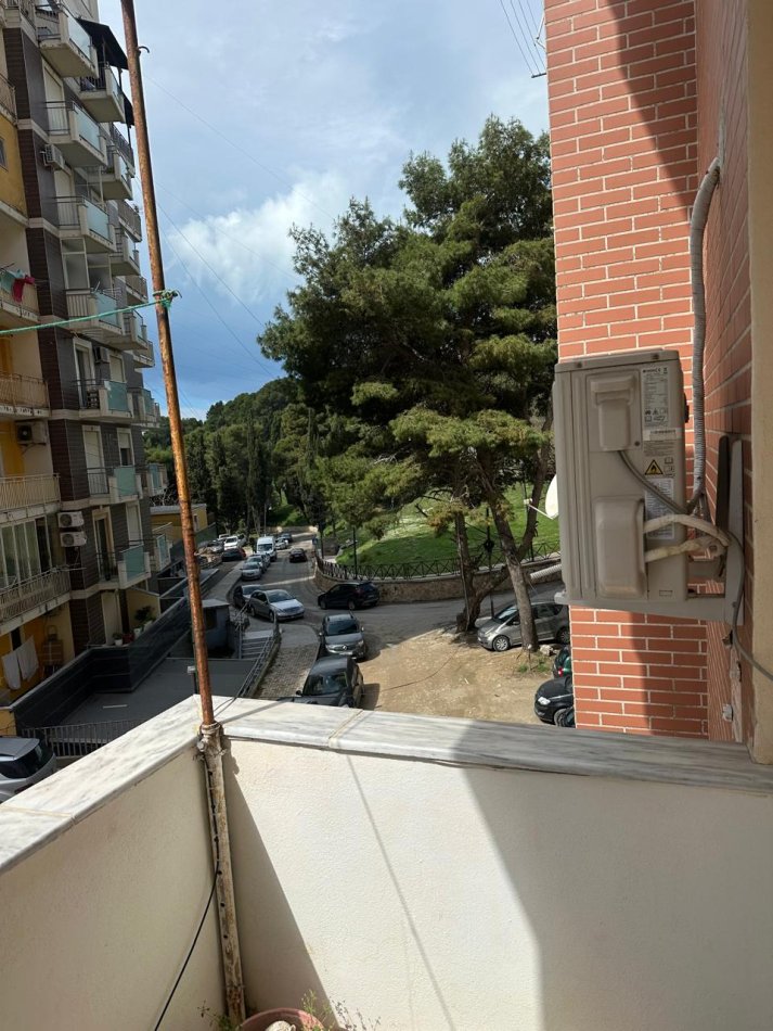 Durres, jepet me qera apartament 2+1+Ballkon Kati 2, 90 m² 300 € (Prane Garden Hill, Vila e Zgut)