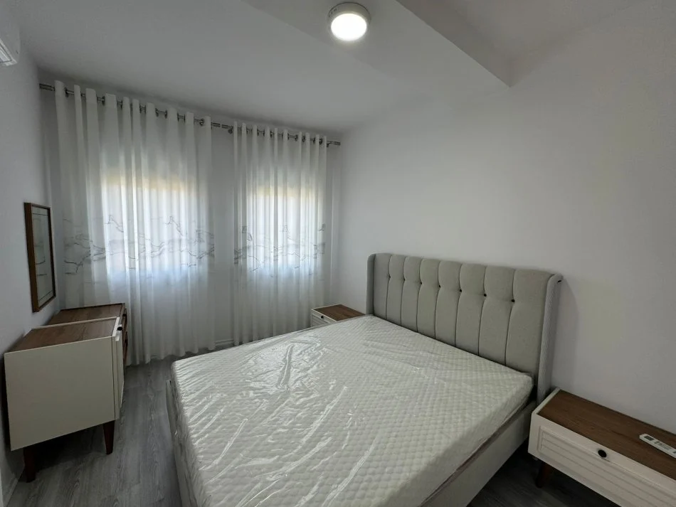 Tirane, shitet apartament 3+1+Ballkon Kati 4, 142 m² 349.999 € (Liqeni i Thate)