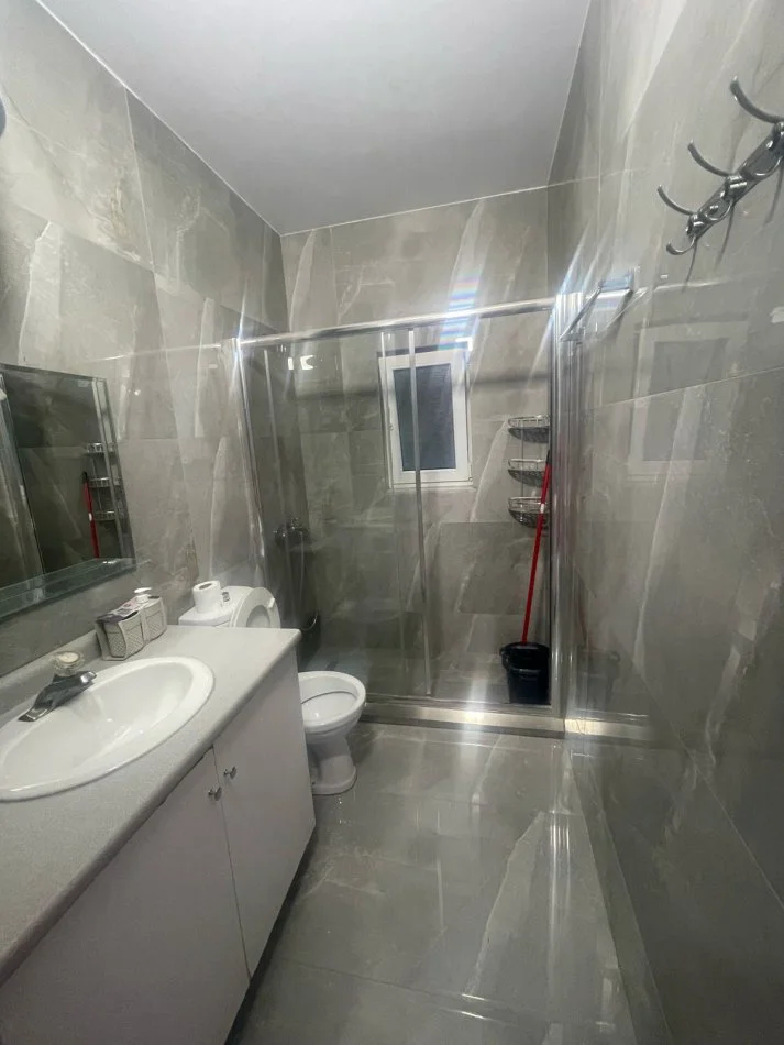Tirane, jepet me qera apartament 1+1 Kati 2, 60 m² 500 € (Mihal Grameno)