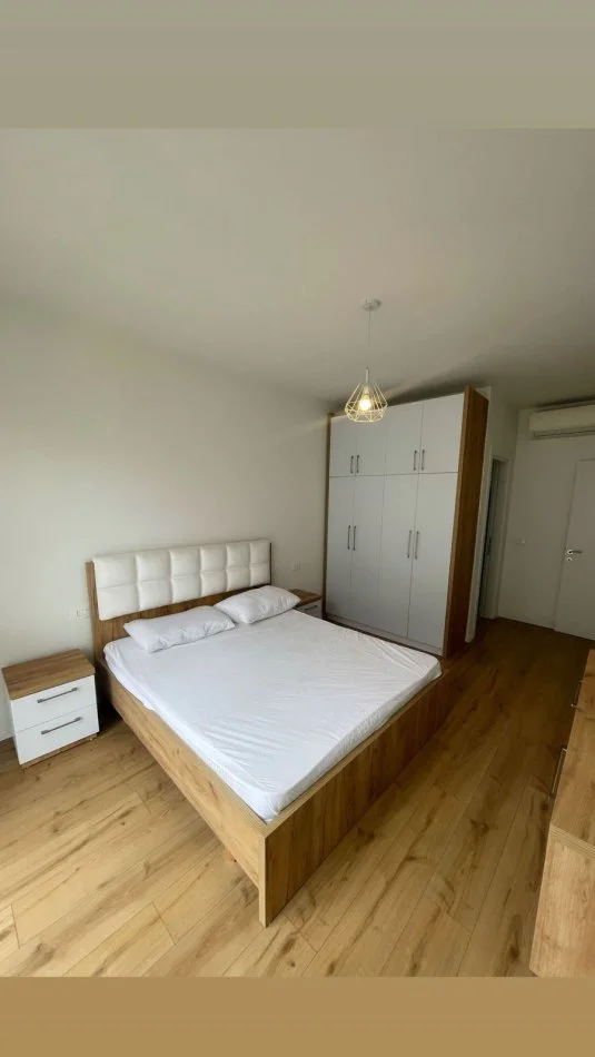 Tirane, jepet me qera apartament 2+1 Kati 5, 600 € (Don Bosko,Fiori di Bosko)