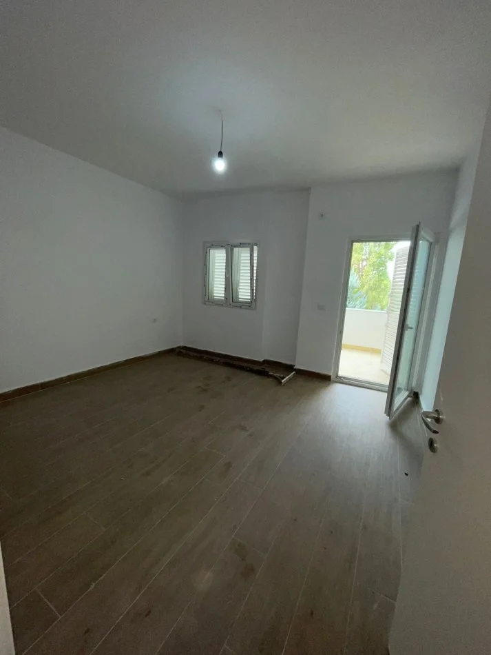 Tirane, shitet apartament 1+1+Ballkon Kati 3, 86 m² 128.800 € (Selite)