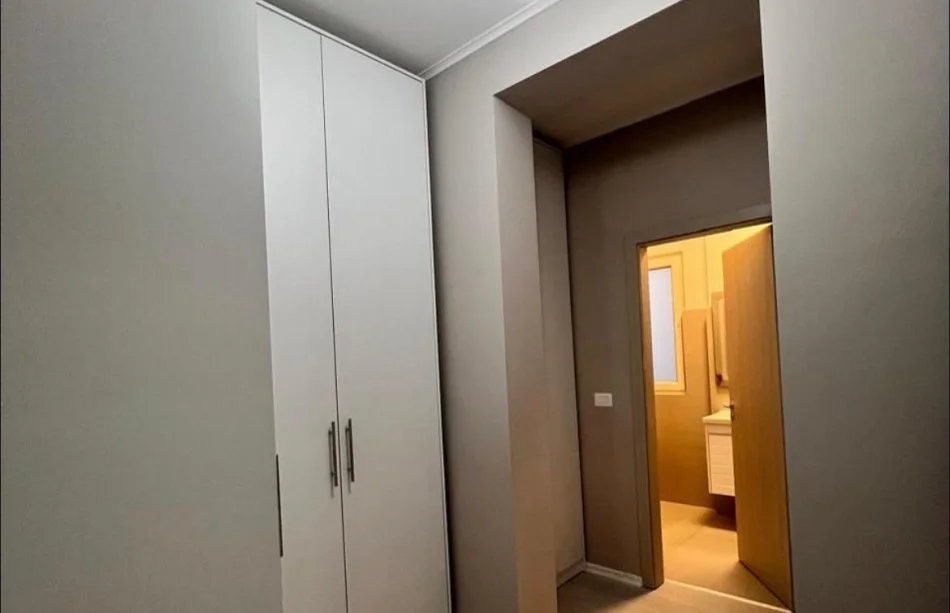 Tirane, jepet me qera apartament 2+1+Ballkon Kati 5, 105 m² 700 € (River Rezidenc)