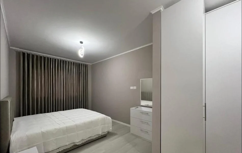 Tirane, jepet me qera apartament 2+1+Ballkon Kati 5, 105 m² 700 € (River Rezidenc)