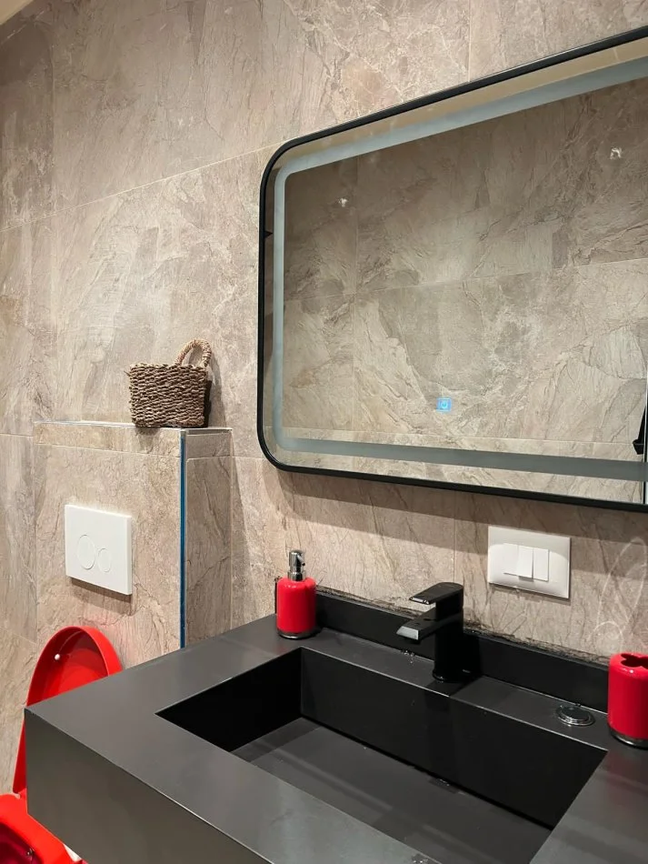 Tirane, jepet me qera apartament 2+1 Kati 2, 100 m² 650 € 