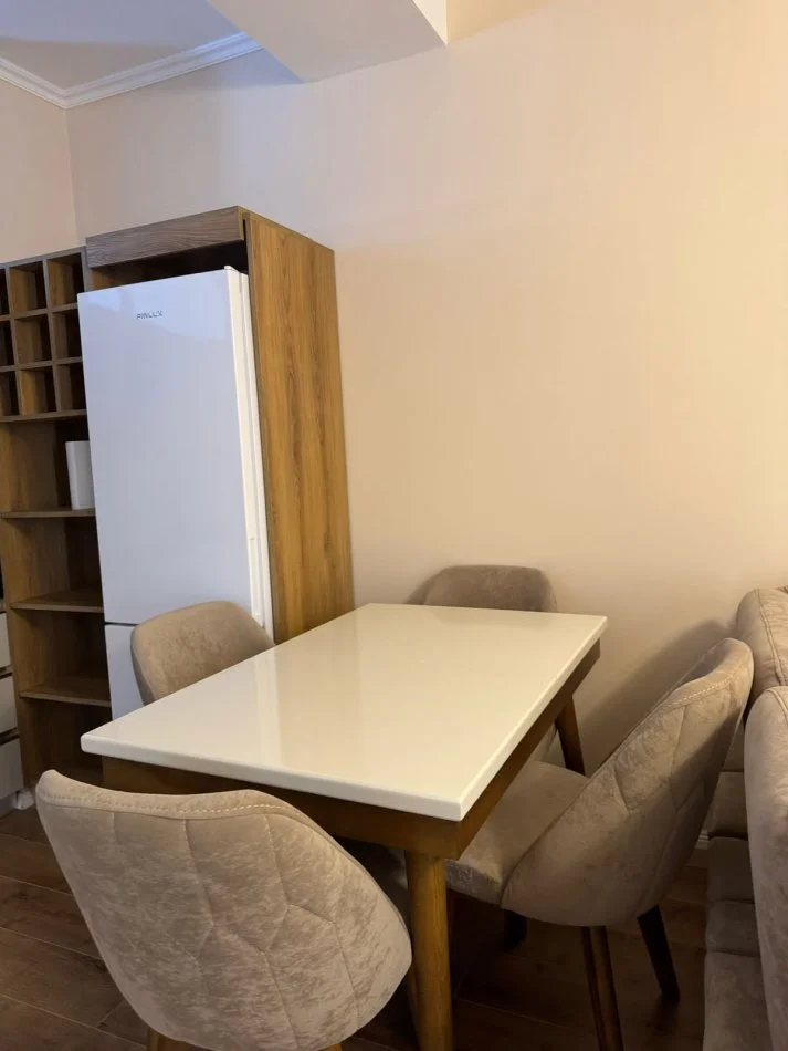 Tirane, jepet me qera apartament 2+1 Kati 7, 85 m² 700 € (Farmacia 10)