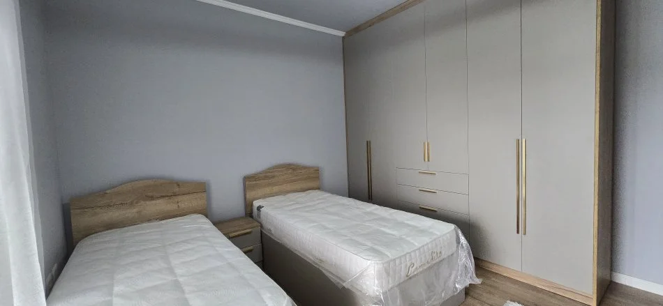 Ofrohet me qira apartament (2+1+2) plus postparkim, Liqeni i Thate (LIQENI I THATE)