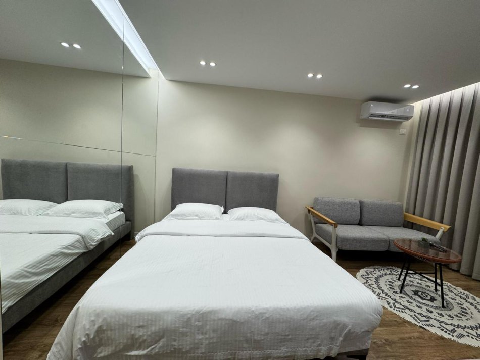 Shitet Apartament 2+1  (Pazari i Ri)    184.000 €