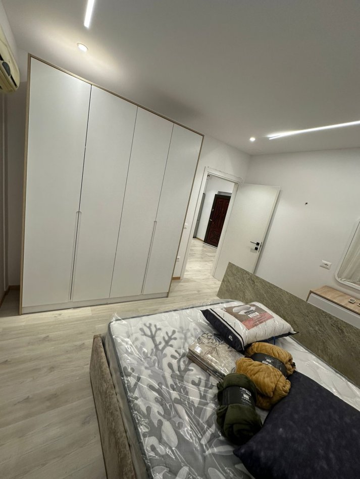 Tirane, jepet me qera apartament 1+1+Ballkon Kati 1, 55 m² 650 € (Zogu i zi)