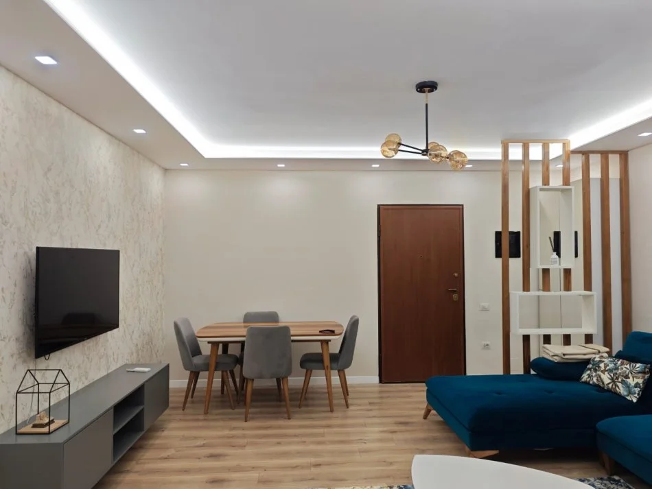 Tirane, Apartament 1+1+Ballkon me qira  Kati 2, 75 m² 550 € (Kopshti Botanik)