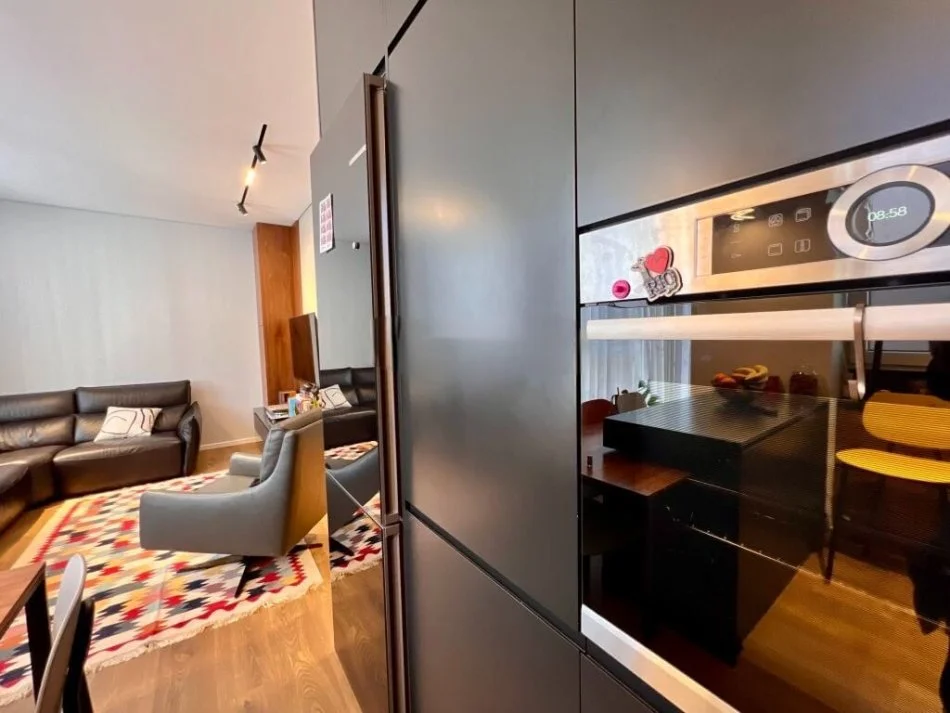 Tirane, shitet apartament 2+1+Ballkon Kati 5, 100 m² 255.000 € (Bulevardi i Ri)