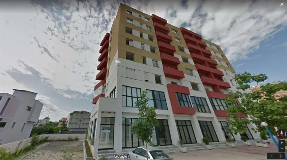 Tirane, shitet apartament 2+1+Ballkon Kati 3, 96 m² 83.000 € (Demokracia)