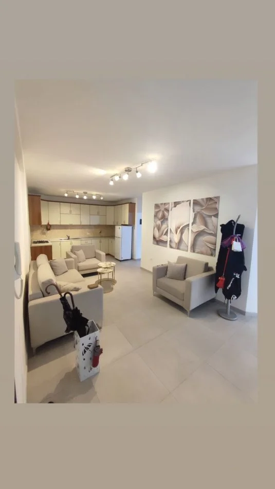 Tirane, jepet me qera apartament 2+1 Kati 4, 80 m² (Myslym Shyr)