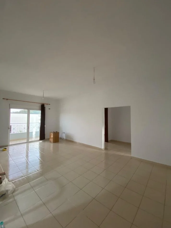 Tirane, jepet me qera apartament 3+1+Aneks+Ballkon Kati 2, 150 m² 250 € (Rr. Prushit, Vaqarr, Tirane)
