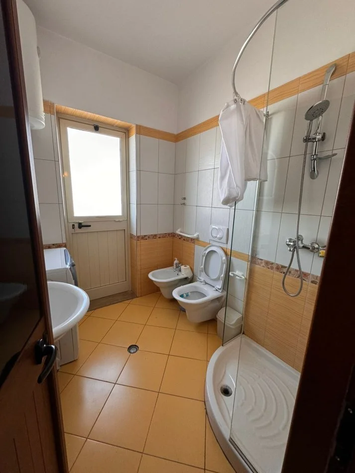 Durres, jepet me qera apartament+verande | Penthouse 2+1+Aneks+Ballkon Kati 10, 170 m² 500 € (Pranvera Durres)
