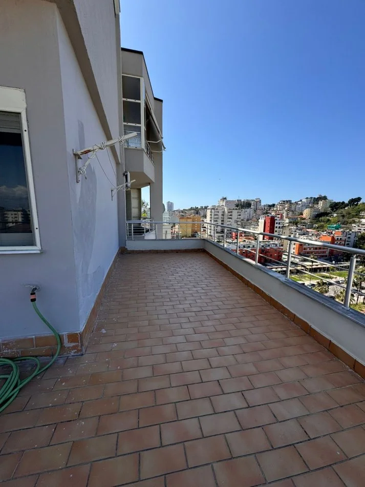 Durres, jepet me qera apartament+verande | Penthouse 2+1+Aneks+Ballkon Kati 10, 170 m² 500 € (Pranvera Durres)