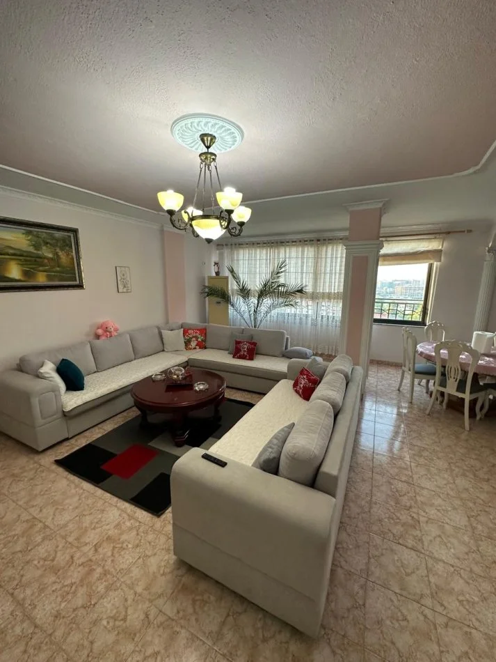 Tirane, jepet me qera apartament 2+1+Ballkon Kati 9, 120 m² 550 €