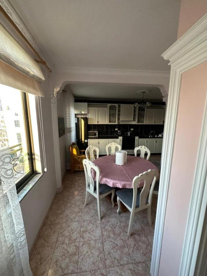 Tirane, jepet me qera apartament 2+1+Ballkon Kati 9, 120 m² 550 €