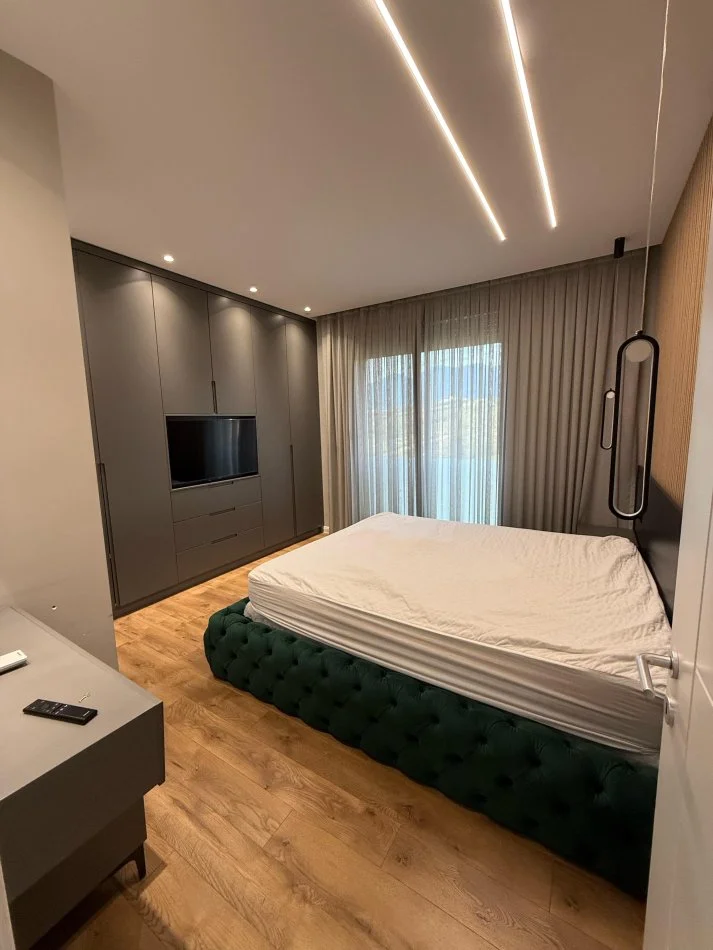 Tirane, jepet me qera apartament+verande | Penthouse 2+1+Ballkon Kati 3, 135 m² 1.600 € (TEG)