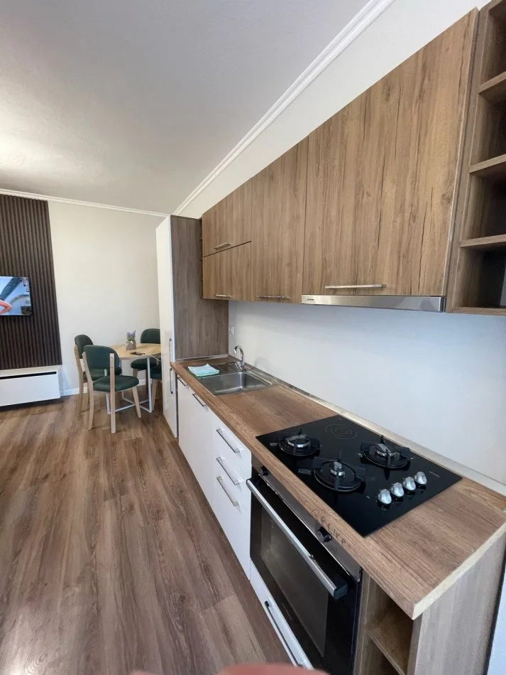 Durres, shitet apartament 2+1+Aneks+Ballkon Kati 6, 82 m² 111.000 € (Rruga Pavaresia)