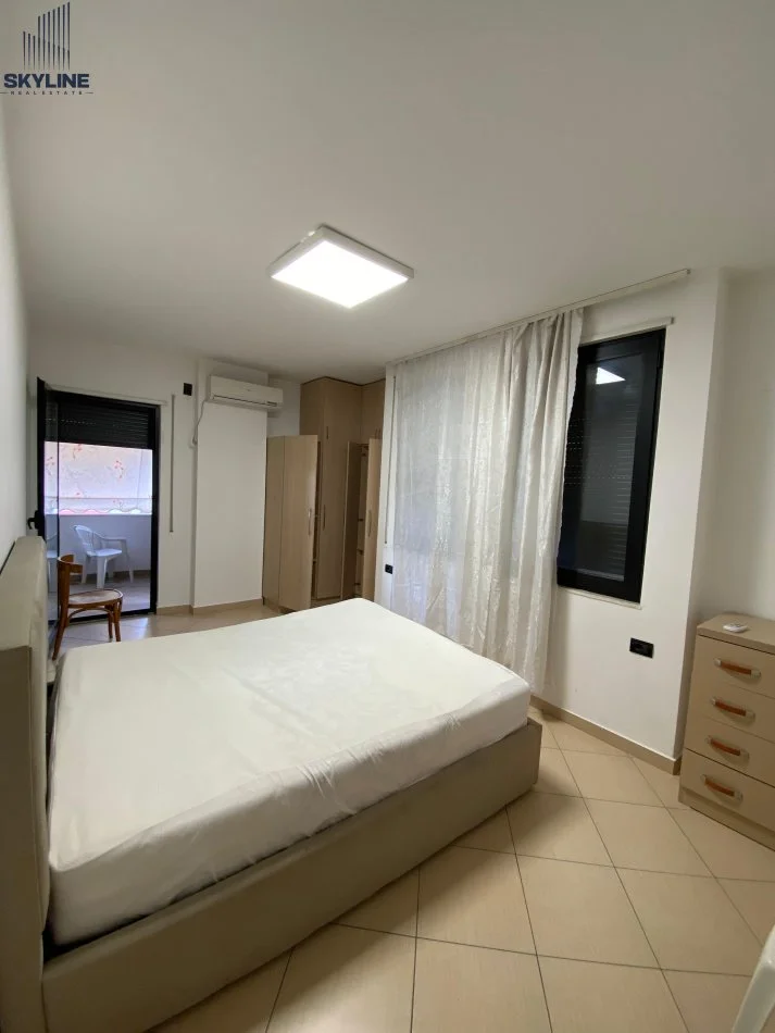 Tirane, jepet me qera apartament 2+1 Kati 3, 100 m² 450 € (Astir)