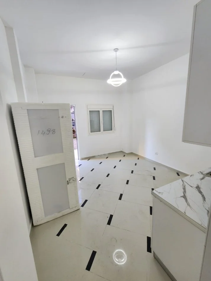 Durres, shitet garsonier 1+1 Kati 0, 43 m² 50.000 € (Rruga Pavaresia)