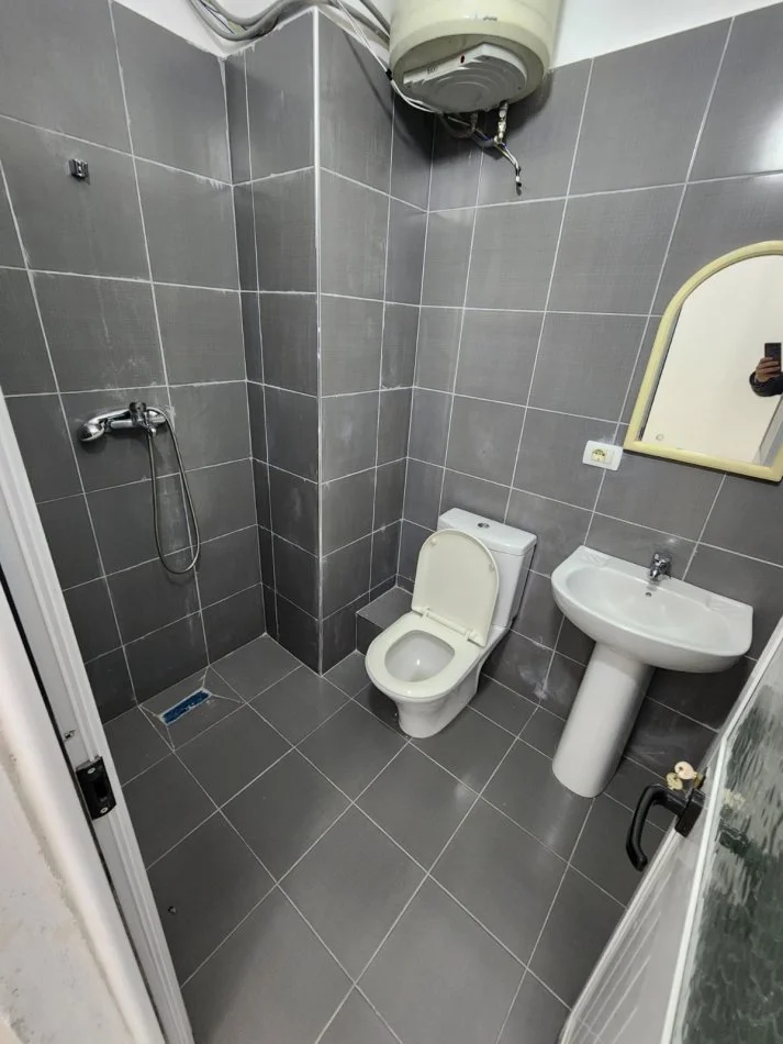 Durres, shitet garsonier 1+1 Kati 0, 43 m² 50.000 € (Rruga Pavaresia)