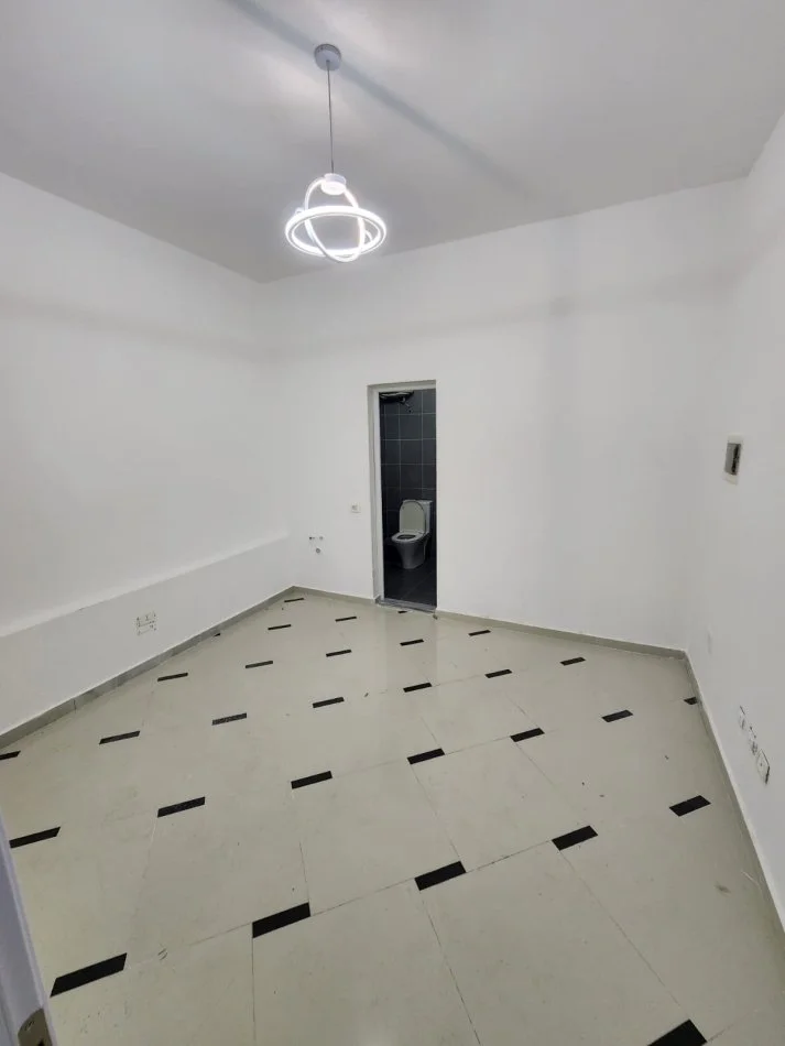 Durres, shitet garsonier 1+1 Kati 0, 43 m² 50.000 € (Rruga Pavaresia)