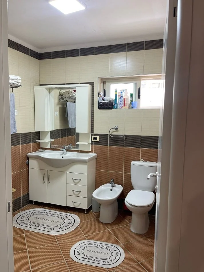 Tirane, shitet apartament 3+1+Ballkon Kati 4, 123 m² 219.000 € (kavajes)