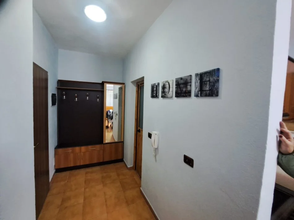Tirane, jap me qera apartament 1+1 Kati 3, 62 m² 450 € (Myslym Shyri)