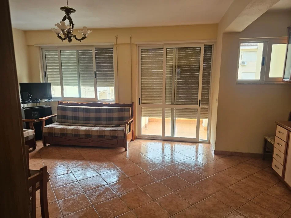 Durres, shitet apartament 1+1+Aneks+Ballkon Kati 4, 72 m² 77.000 € (Golem)