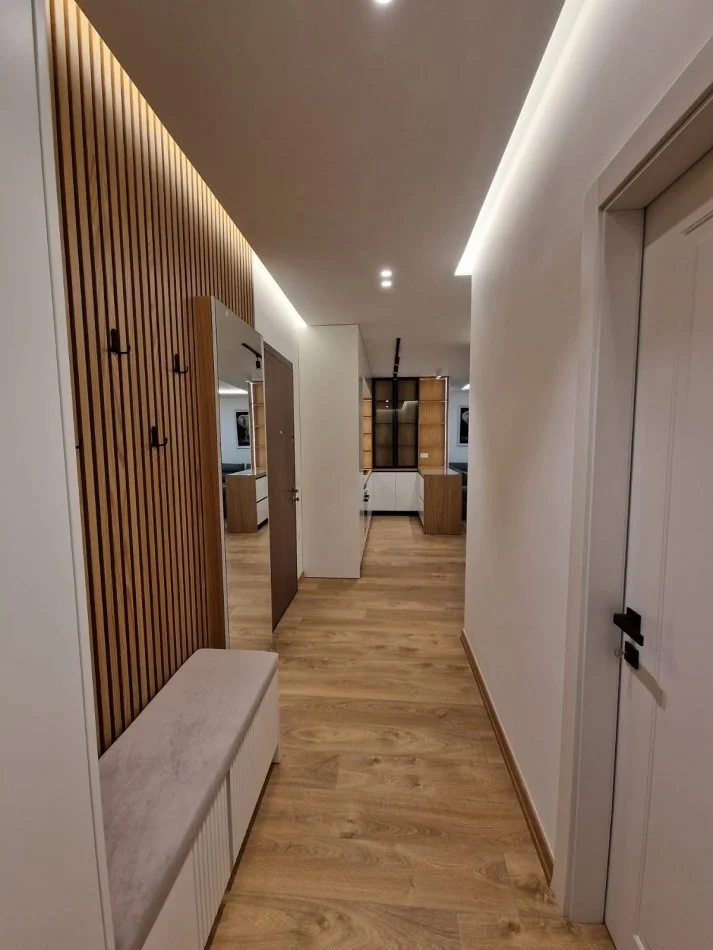 Tirane, jepet me qera apartament 2+1 Kati 2, (kopshti zoologjik)