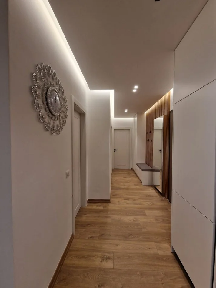 Tirane, jepet me qera apartament 2+1 Kati 2, (kopshti zoologjik)