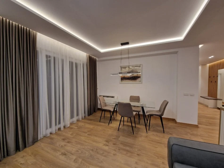 Tirane, jepet me qera apartament 2+1+Ballkon Kati 3, 115 m² 1.000 € 