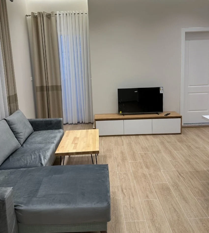 Tirane, jepet me qera apartament 1+1+Ballkon Kati 1, 80 m² 600 € (don bosko)