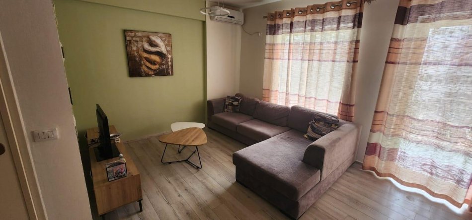 Tirane, jepet me qera apartament 2+1+Ballkon Kati 4, 85 m² 700 € (Kopeshti Zoologjik)