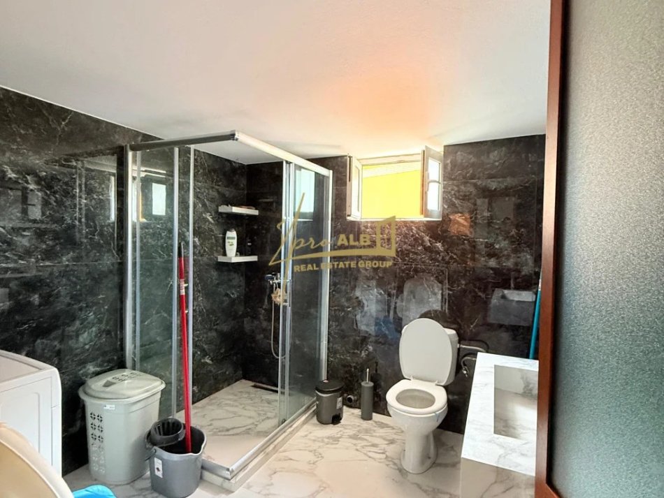 Tirane, jepet me qera shtepi 2+1 Kati 3, 100 m² 400 € (Sauk i Vjeter)