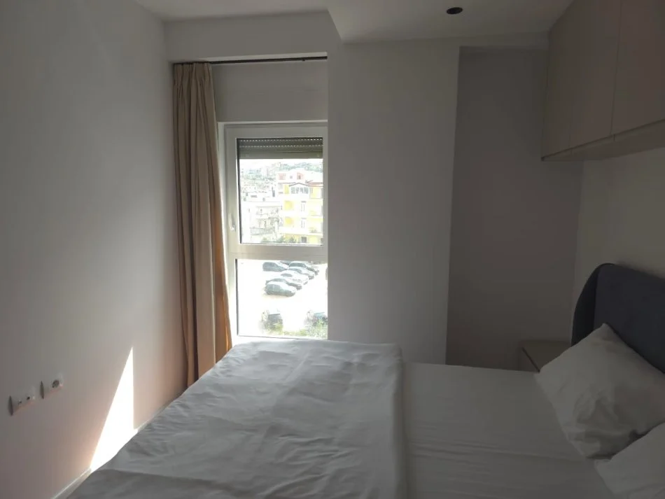 Tirane, jepet me qera apartament 1+1 Kati 6, 60 m² 450 € 