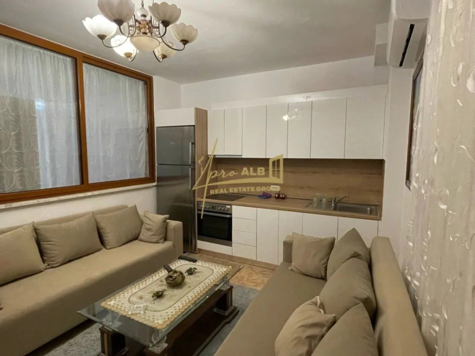 Tirane, jepet me qera apartament 2+1+Ballkon Kati 2, 75 m² 500 € (Don Bosko, Shkolla Qazim Turdiu)