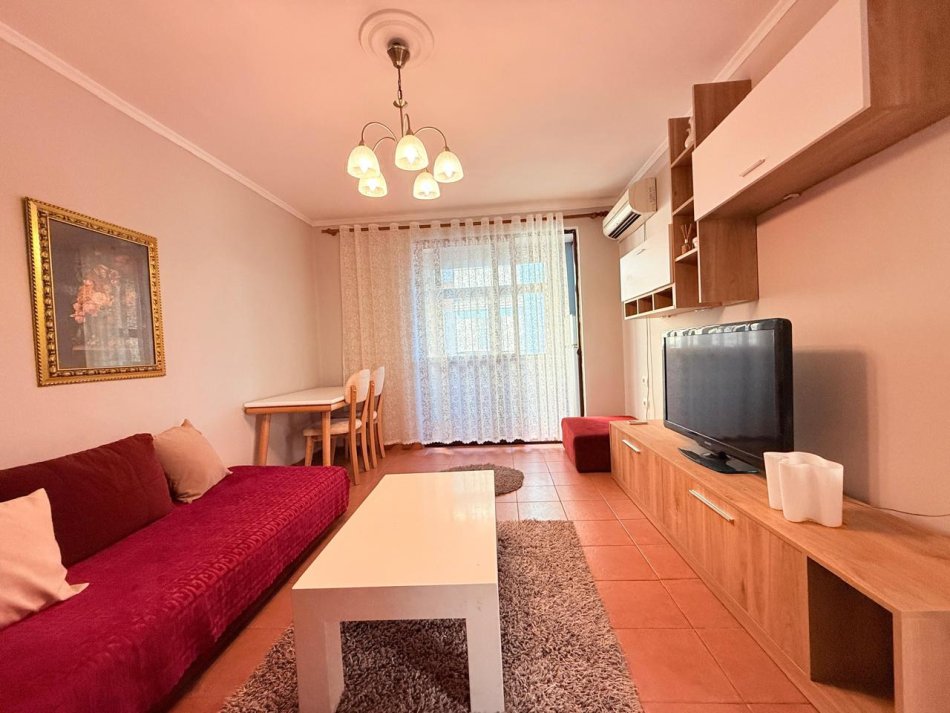 Tirane, jepet me qera apartament 2+1+Ballkon Kati 5, 68 m² 500 € (Restorant Durresi)