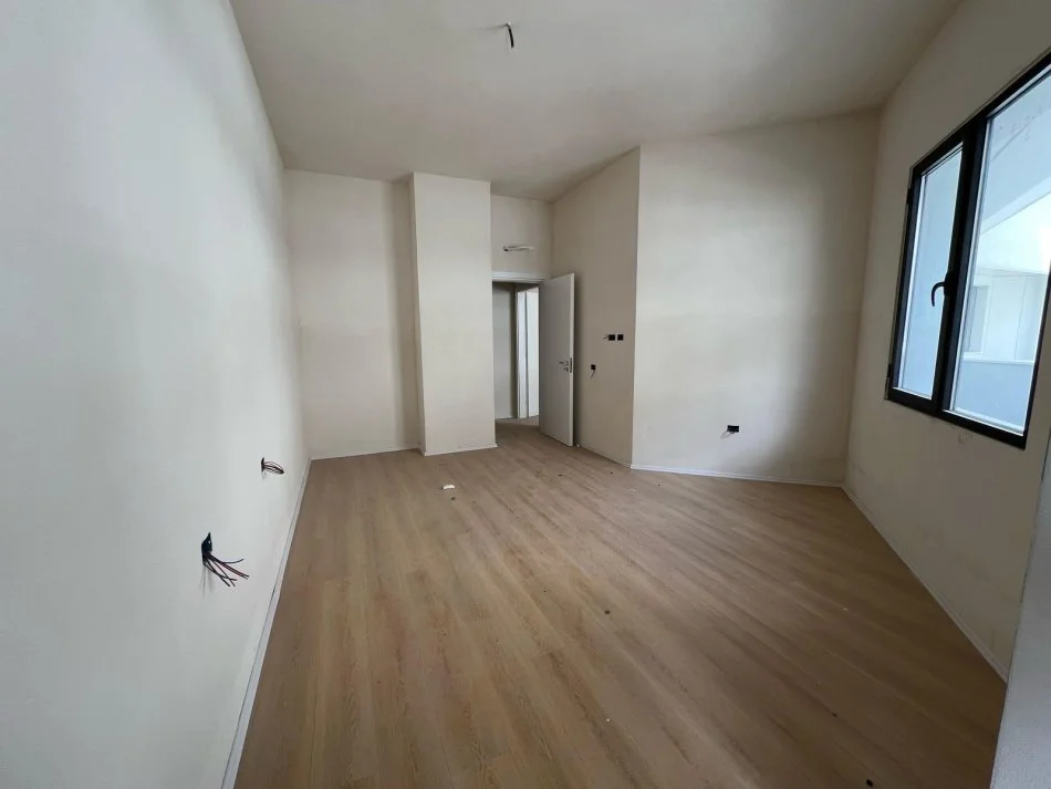 Tirane, shes apartament 2+1+Ballkon Kati 6, 111 m² 266.000 € (Bulevardi Gjergj Fishta, Vasil shanto)