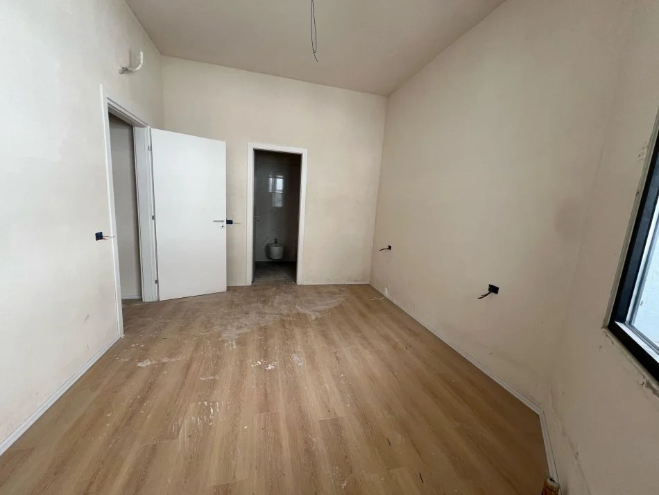 Tirane, shes apartament 2+1+Ballkon Kati 6, 111 m² 266.000 € (Bulevardi Gjergj Fishta, Vasil shanto)