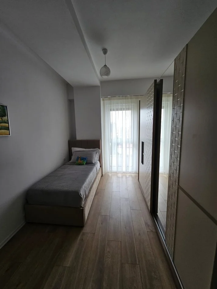Tirane, jepet me qera apartament 2+1 Kati 4, 100 m² 600 € 