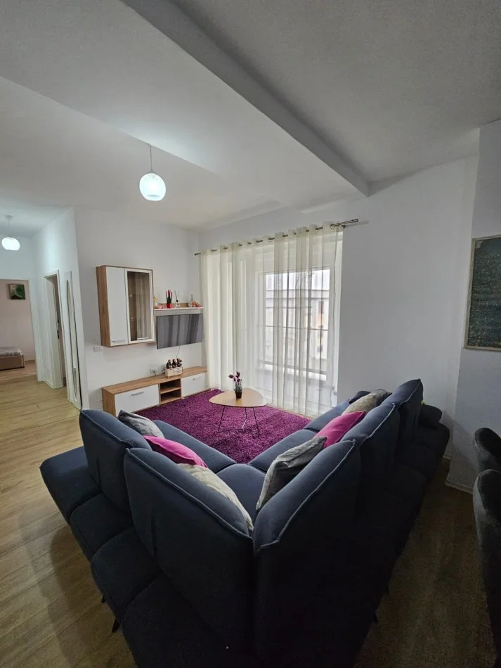 Tirane, jepet me qera apartament 2+1 Kati 4, 100 m² 600 € 