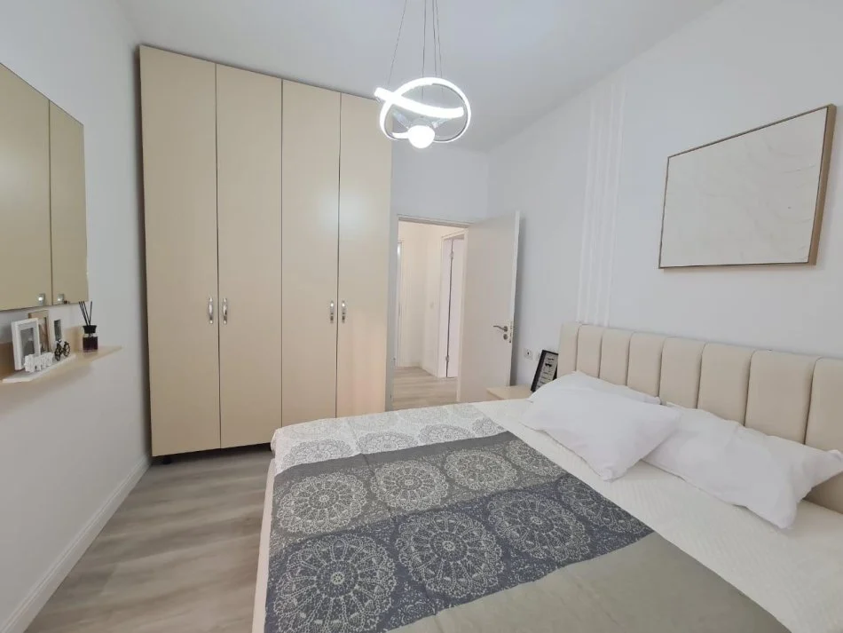 Tirane, shitet apartament 2+1 Kati 2, 92 m² 138.000 € (astir)