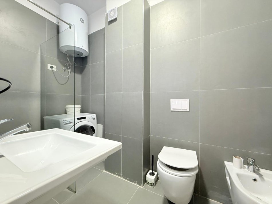 Tirane, jepet me qera apartament 1+1 Kati 6, 75 m² 600 € (Rezidenca Trio Tower, Don Bosko)