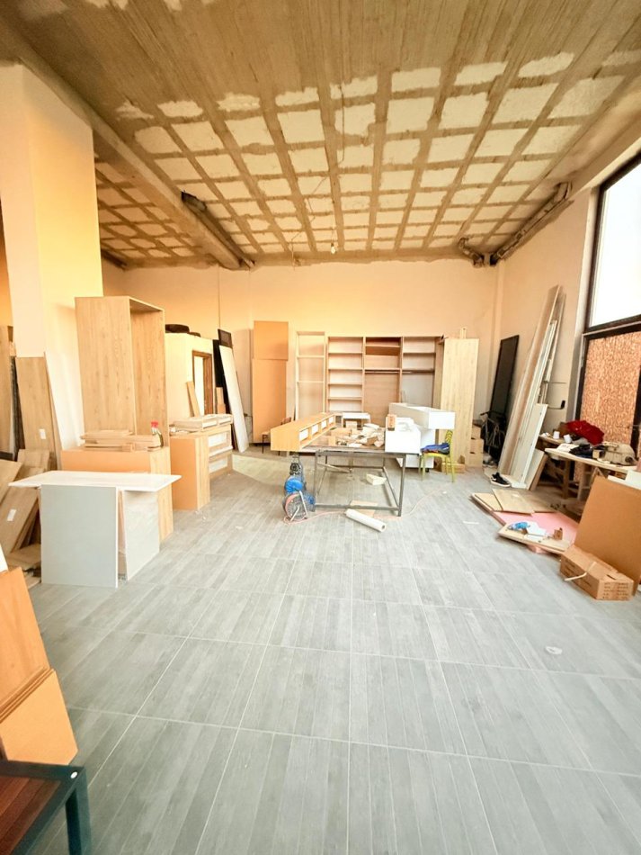 Tirane, jepet me qera dyqan Kati 1, 120 m² 500 € (Rruga Agon, Zona Ardeno)