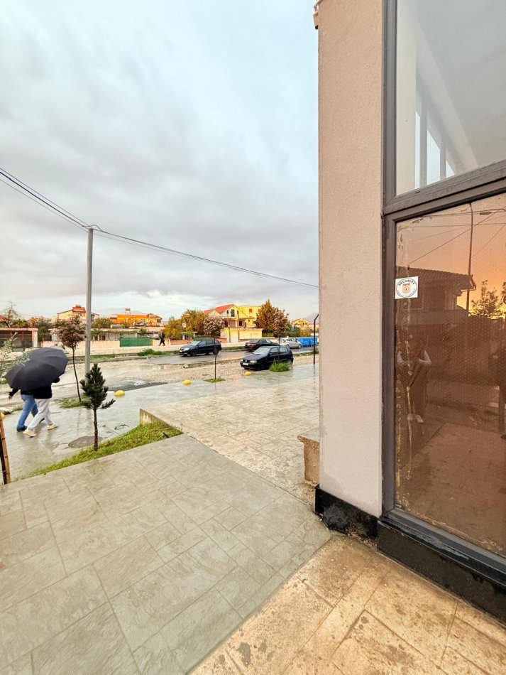Tirane, jepet me qera dyqan Kati 1, 120 m² 500 € (Rruga Agon, Zona Ardeno)